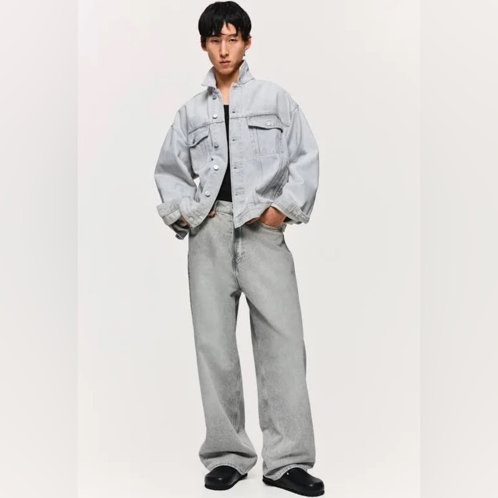 H&M Men's Relaxed Fit Gray Jeans